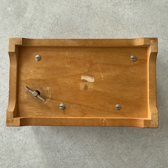 Wooden Thorens Music Box - Working Beautifully Plays 3 Lullabies - Picture 10 of 10